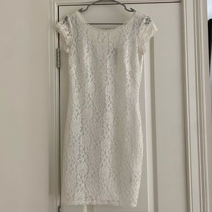 White lace dress by laundry by shelli segal size 2 petite